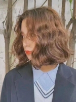 中短蛋卷頭燙發(fā)型圖片 長度和卷度美得剛剛好